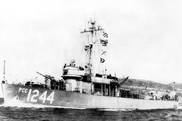 USS PCC-1244 (After conversion to amphibious control vessel in June 1945)
